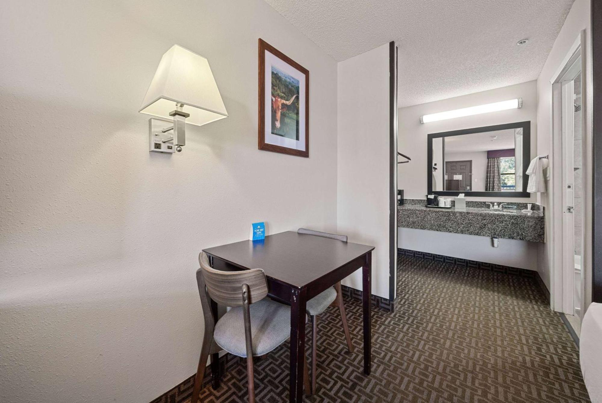 Days Inn By Wyndham Round Rock Ngoại thất bức ảnh