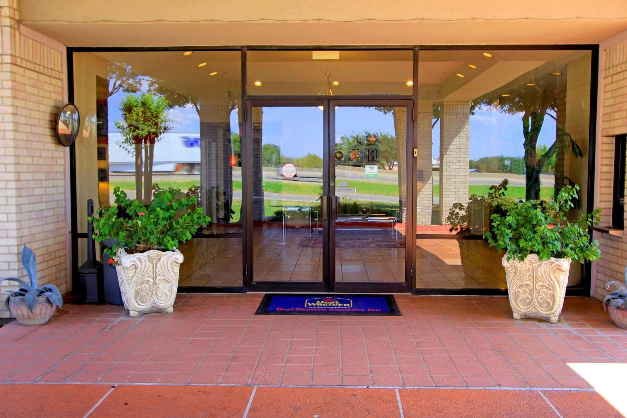 Days Inn By Wyndham Round Rock Ngoại thất bức ảnh
